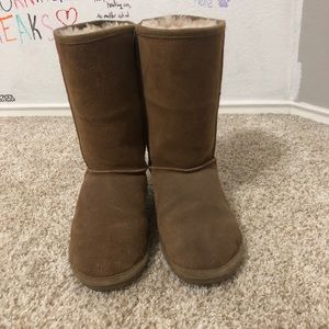 Bearpaw boots